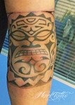 mark-tattoo-torrejon-ardoz-tatuaje-polinesio-codo-brazalete-maori-caras