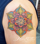 mark-tattoo-torrejon-ardoz-tatuaje-oriental-hombro-mandala-ohm