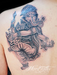 mark-tattoo-torrejon-ardoz-tatuaje-oriental-omoplato-espalda-ganesha