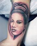 mark-tattoo-torrejon-ardoz-tatuaje-retrato-brazo-mujer