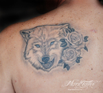 mark-tattoo-torrejon-ardoz-madrid-espalda-retrato-lobo-rosas-curado