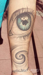 mark-tattoo-torrejon-ardoz-tatuaje-antebrazo-ojo-pica