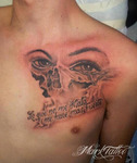 mark-tattoo-torrejon-ardoz-tatuaje-pecho-ojos-frase