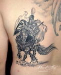 mark-tattoo-torrejon-ardoz-madrid-tatuaje-realismo-espalda-caballero-caballo-armadura